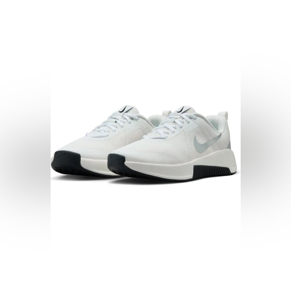 Like New! Nike MC Trainer 3 Premium Women’s Athletic Sneakers Size 8